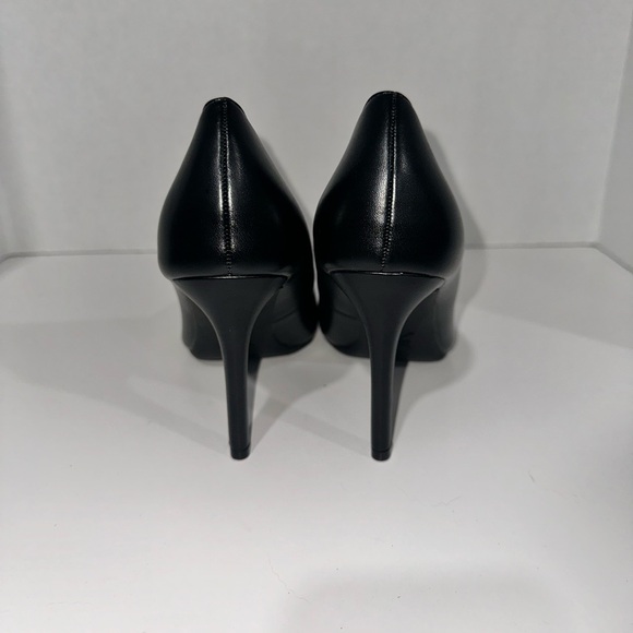 Nine West Black Leather Heels - Picture 4 of 4
